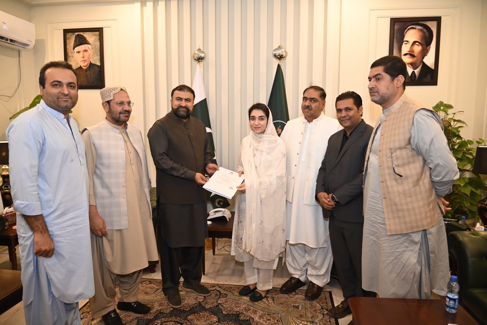 Latest Political news , Trending real time international news