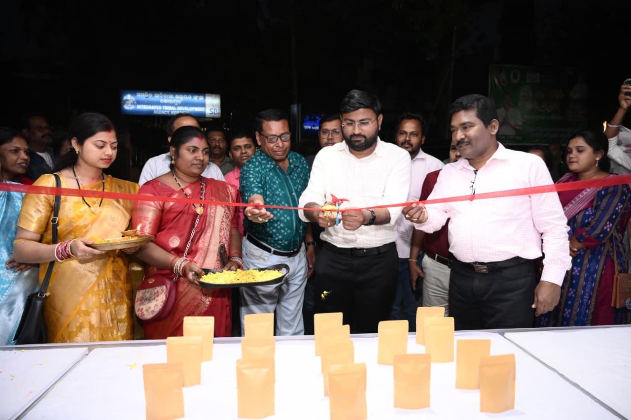 Koraput SHG Produces Eco-Friendly Holi Colours from Vegetables and Flowers