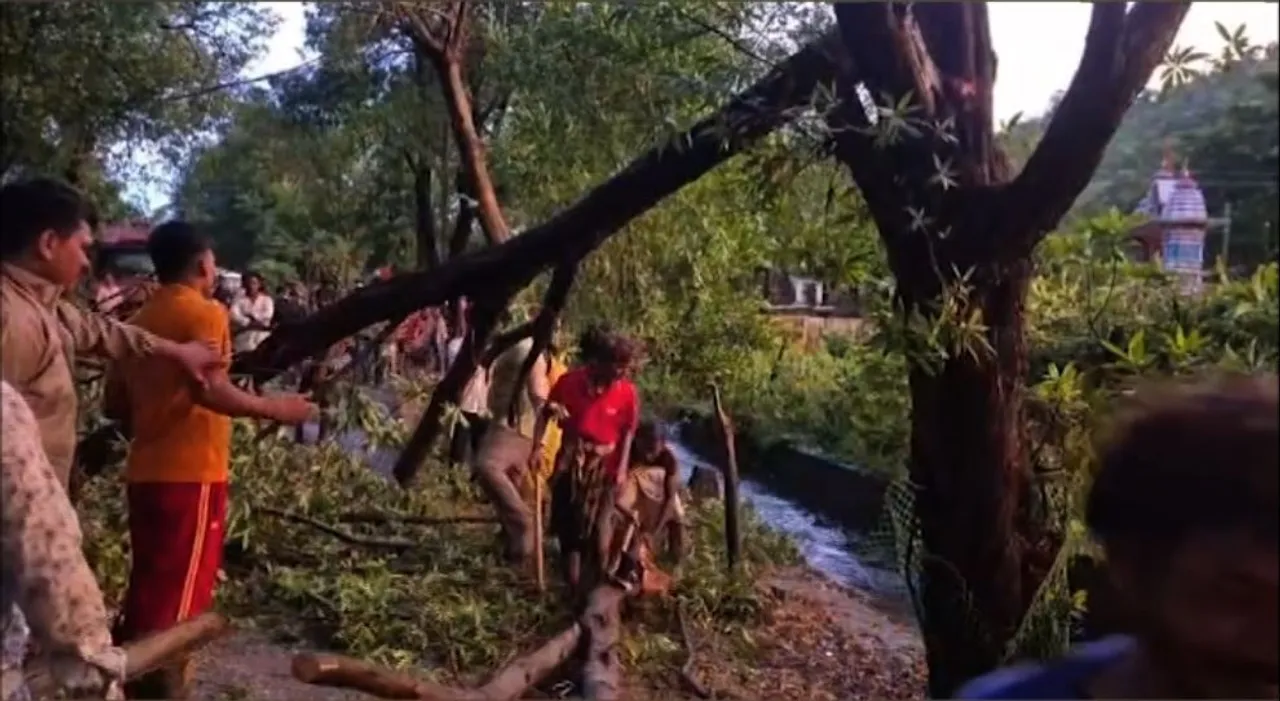 Kalbaisakhi Storm Wreaks Havoc in Ganjam’s Sorada, Power Supply Hit for Over 12 Hours
